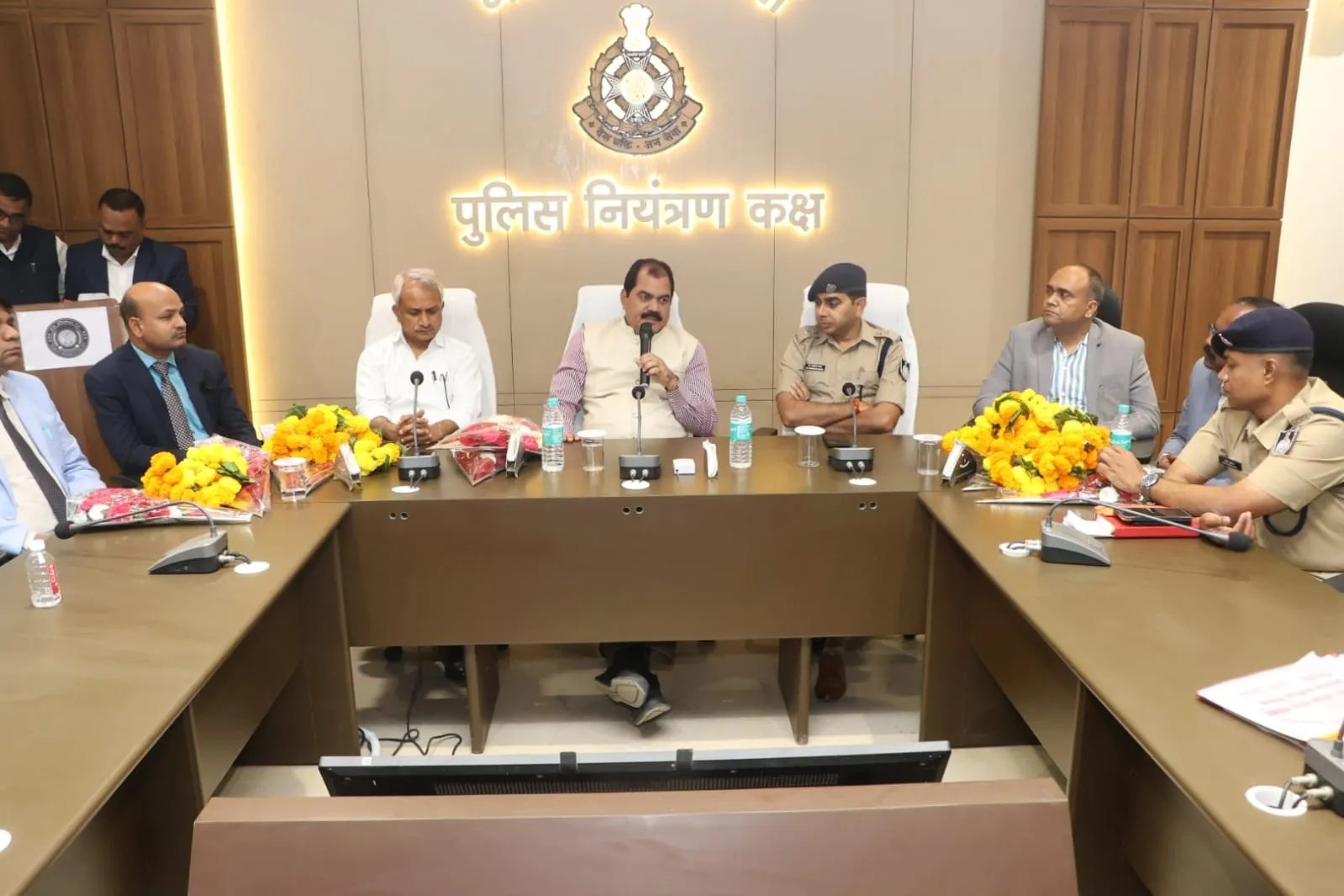 प्रधान न्यायाधीश अखिलेश शुक्ला ने कहा कि अपराधों की विवेचना में कभी-कभी मामूली कमियां भी भारी पड़ जाती हैं। ऐसे में जरूरी है कि विवेचक गंभीर प्रवृत्ति के अपराधों में संजीदगी से एक-एक पहलु पर ध्यान दे, ताकि दोषसिद्धि की दर को बढ़ाया जा सके।