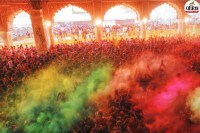 Jaipur Holi Celebration Devotees Celebrate with Colors at Govind Devji Temple City Flocks to Lord Court
