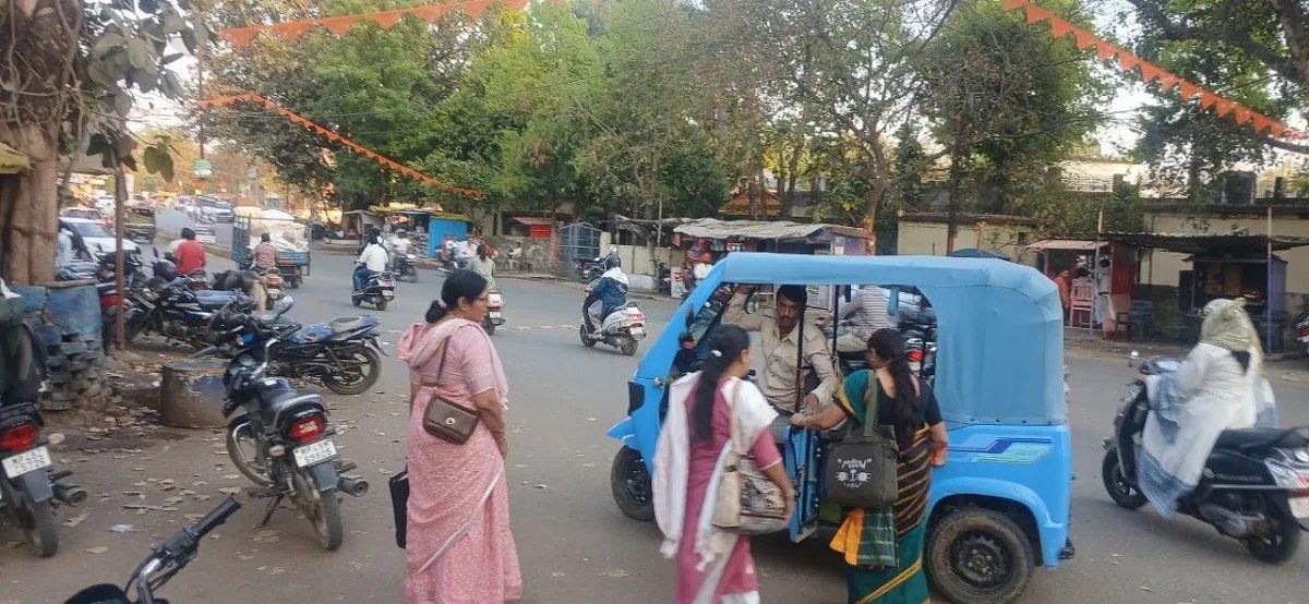 नहीं मिल सके आटो प्रतीक्षालय