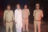 वीडियो वायरल होने के बाद मचा हड़कंप, पुलिस ने त्वरित कार्रवाई कर आरोपी को भेजा जेल (फोटो सोर्स : भाषा WhatsApp News Group)