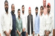 लाल बारादरी विवाद: छात्र नेताओं की FIR का मामला पहुँचा अखिलेश यादव तक, समाजवादी छात्र सभा का प्रतिनिधिमंडल मिला (फोटो सोर्स : भाषा WhatsApp News Group)