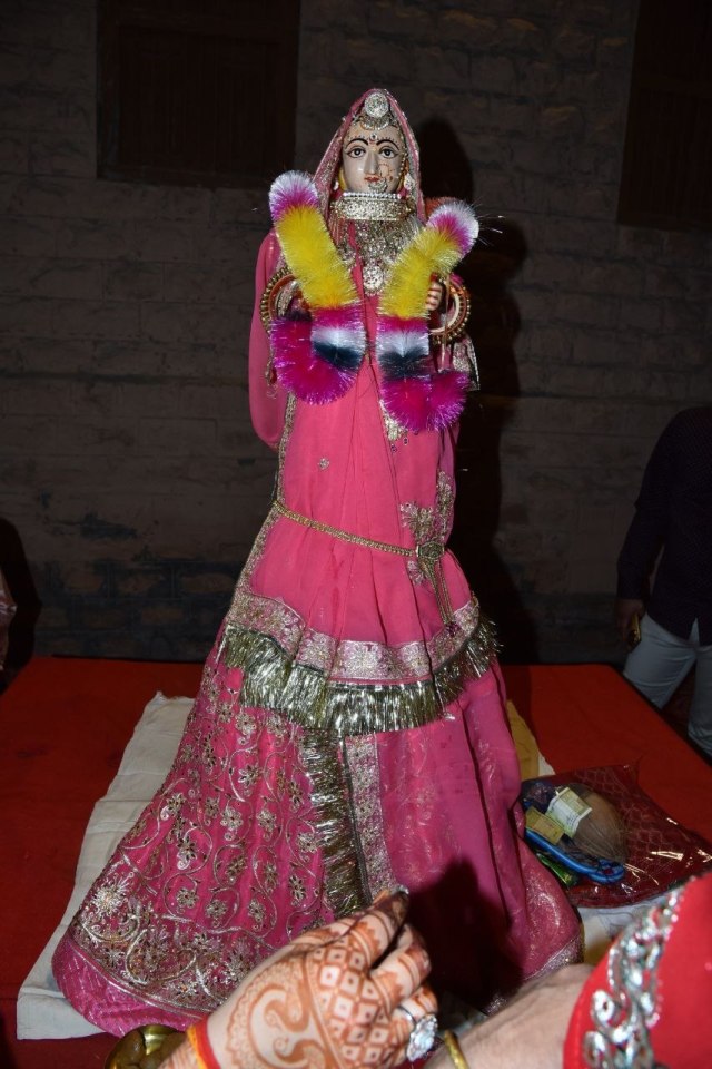 The royal Gangaur procession started from Ahichhatrapur fort.