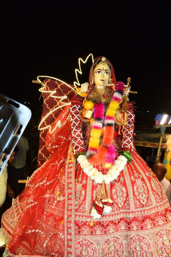 The royal Gangaur procession started from Ahichhatrapur fort.