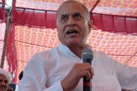 Rajasthan MLA Vidyadhar Singh After SHO now lashes out at SDM Amid Farmers Protest