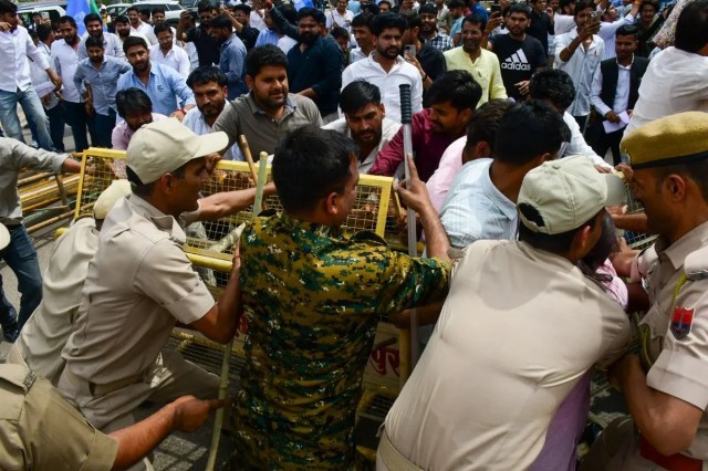 Demonstration by nsui at university 