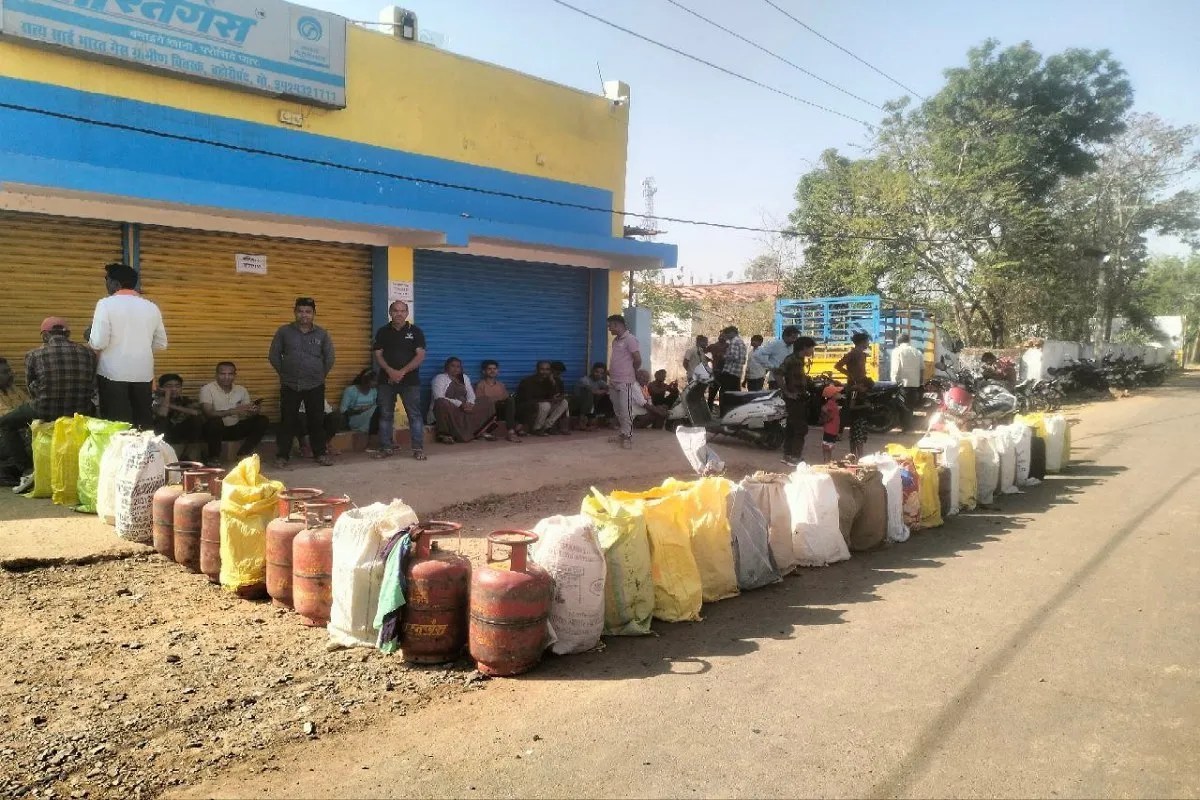 Gas cylinder problem in Katni district