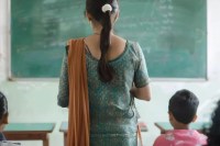 सैलरी के बहाने बुलाकर किया गंदा काम