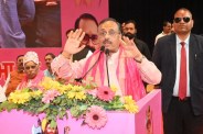 ब्राह्मण प्रबुद्ध समागम में दिनेश शर्मा के खिलाफ नारेबाजी, भाषण बीच में रोका गया (फोटो सोर्स : भाषा WhatsApp News Group)