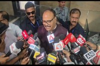 ब्रजेश पाठक का सपा पर हमला, बोले उनके शासन में महिलाएं सुरक्षित नहीं थीं (फोटो सोर्स : भाषा WhatsApp News Group)