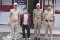 पुल के पास नाबालिग से छेड़छा