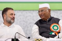 Congress National President Mallikarjun Kharge and Rahul Gandhi