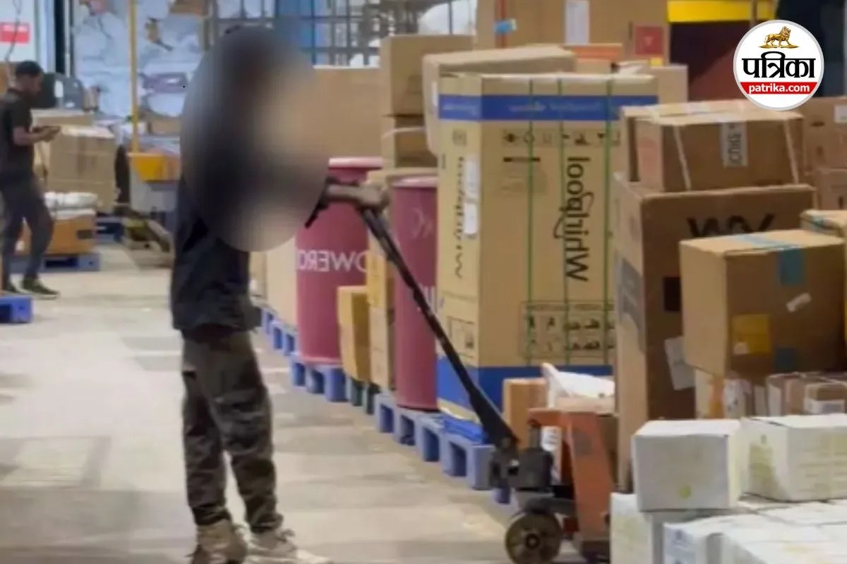 लॉजिस्टिक गोदाम में पुलिस की रेड (photo source- Patrika)