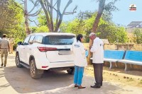 बिंदायका पुलिस थाना परिसर में खड़ी बुलेट प्रूफ कार, पत्रिका फोटो