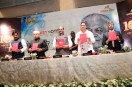 मध्य प्रदेश के सीएम डॉ. मोहन यादव, पत्रिका समूह के प्रधान संपादक गुलाब कोठारी, लोकसभा अध्यक्ष ओम बिरला, राजस्थान के सीएम भजनलाल शर्मा एवं पूर्व जस्टिस अजय रस्तोगी कुलिश जी की पुस्तकों के नवीन संस्करणों का अनावरण करते हुए।