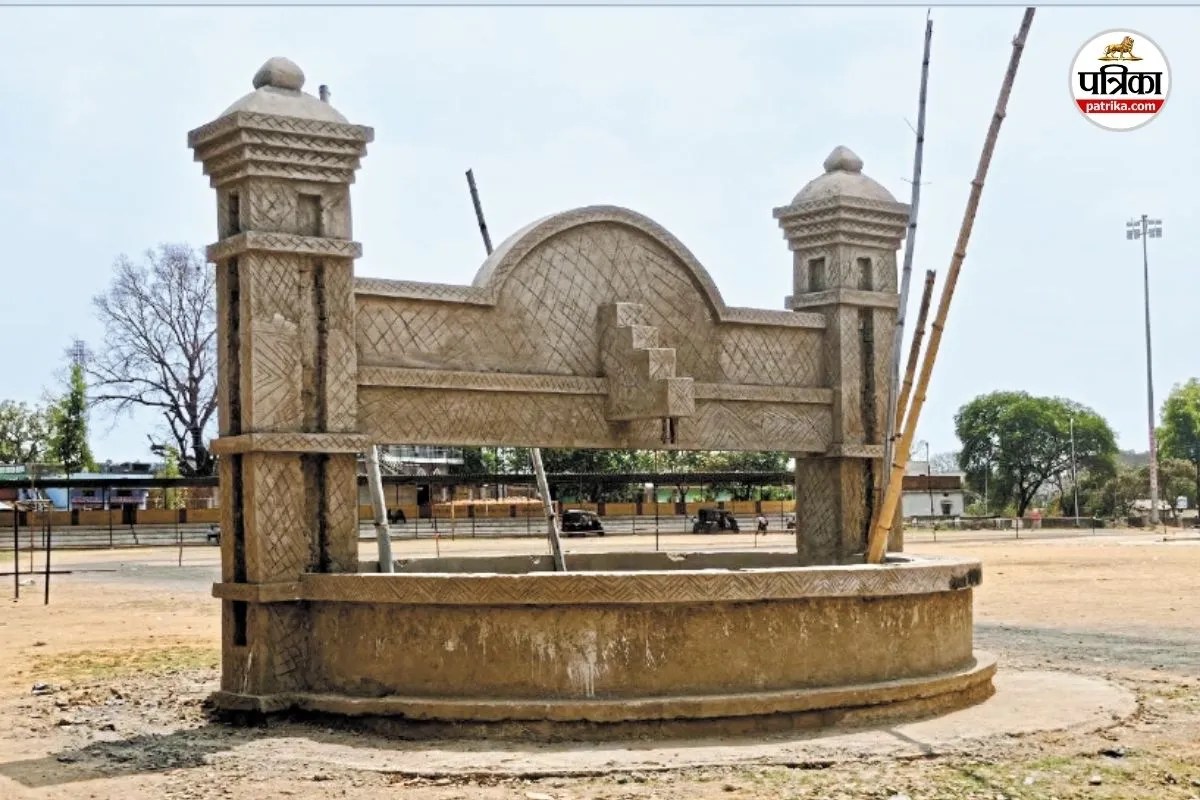 बैकुंठपुर में पुराने कुओं का जीर्णोद्धार (फोटो सोर्स- पत्रिका)