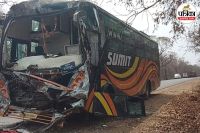 बस-ट्रक की जोरदार भिड़ंत (photo source- Patrika)