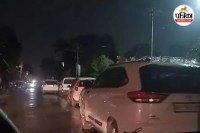 मंत्री लखन लाल देवांगन के काफिले पर पत्थर (photo source- Patrika)