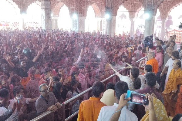 ग्रहणकाल के दौरान विशेष दर्शन दोपहर 3:15 बजे से शाम 6:50 बजे तक उपलब्ध रहेंगे। इसके पश्चात मंदिर के नियमित दर्शन 4 मार्च की सुबह से पुनः प्रारंभ होंगे।