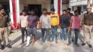 पुलिस की गिरफ्त में आरोपी, फोटो सोर्स- इटावा पुलिस