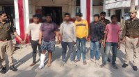 पुलिस की गिरफ्त में आरोपी, फोटो सोर्स- इटावा पुलिस