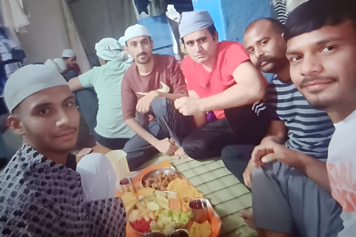 Jodhpur Central Jail News, Jodhpur Jail Mobile Phones Seized, Rajasthan Jail Search Operation, Jodhpur Prison Security News, Mobile Phones Found in Jail India, Rajasthan Jail Viral Photo Case, Jodhpur Jail Viral Selfie, Rajasthan Prison News Update, Jodhpur Jail Raid News, Prison Mobile Smuggling India, Rajasthan Crime News Jodhpur, Jail Security Breach Rajasthan, Jodhpur Police Investigation, Rajasthan Breaking News Crime, India Jail Security Issue