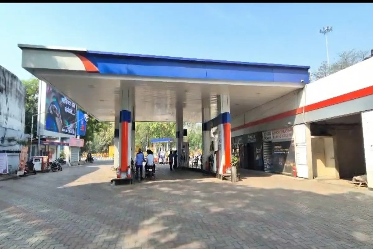 लखनऊ में पेट्रोल-डीजल संकट खत्म, अब पंपों पर सन्नाटा, घटी मांग (फोटो सोर्स : भाषा WhatsApp News Group)