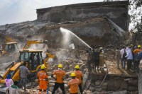 कोल्ड स्टोरेज की इमारत ढहने से बड़ा हादसा