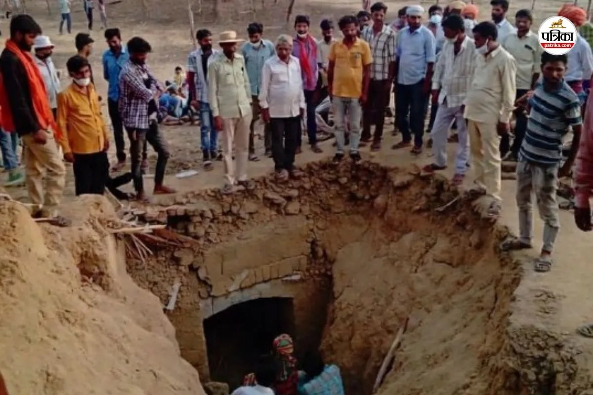 Sikar an earthen tunnel collapses tragically Three children die fourth friends life was saved by luck