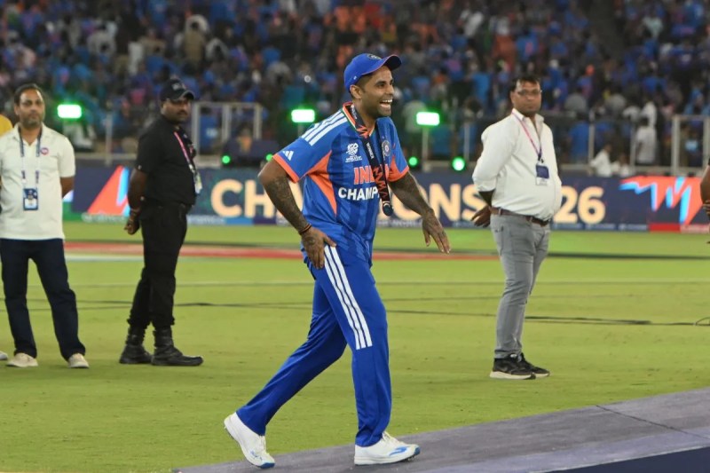 Suryakumar Yadav slaps himself