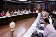 नोएडा इंटरनेशनल एयरपोर्ट को मिला एयरोड्रम लाइसेंस, सीएम योगी को सौंपा गया दस्तावेज (फोटो सोर्स : भाषा WhatsApp News Group)