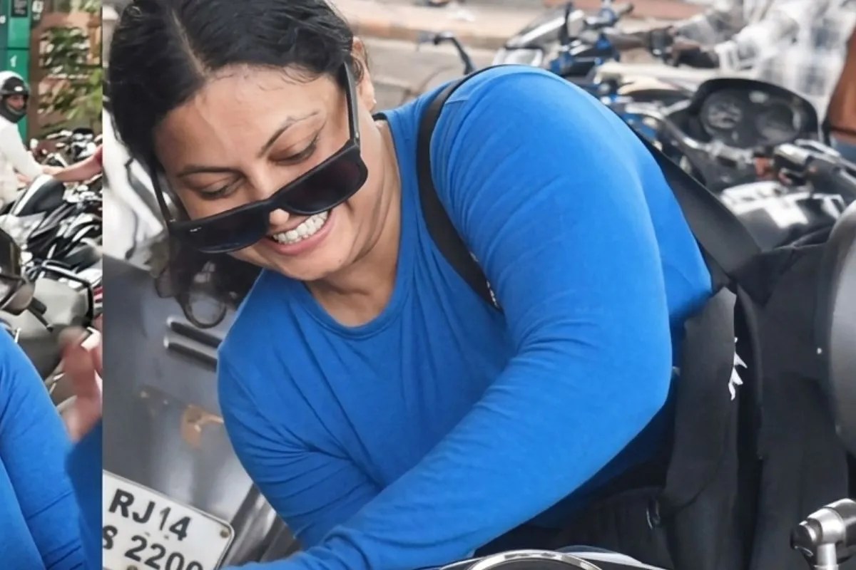 Jaipur Girl Smashes Boy Bike with Brick in Road Rage Dares Him to Call Anyone
