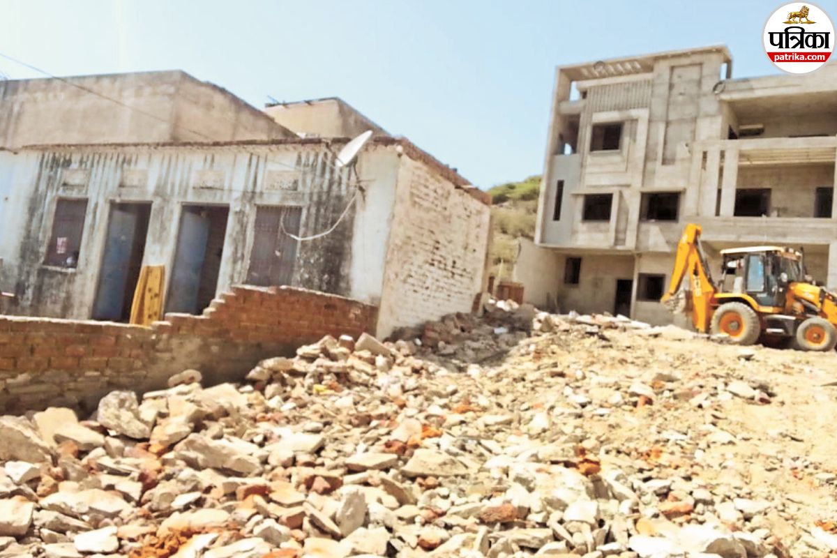 Rajasthan Rajsamand BJP MLA Harisingh Rawat Son Ranjit Singh Bulldozers were deployed to homes of poor at midnight