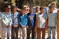 पुलिस की गिरफ्त में सात आरोपी, फोटो सोर्स- झांसी पुलिस