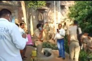 घटनास्थल का निरीक्षण करती पुलिस, फोटो सोर्स- फर्रुखाबाद पुलिस