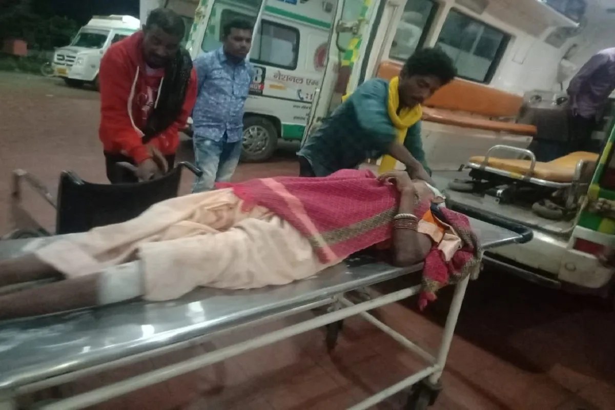 नामकरण संस्कार से लौट रही पिकअप पलटी (फोटो सोर्स- पत्रिका)