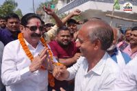 मोकामा में अपने लोगों के बीच अनंत सिंह