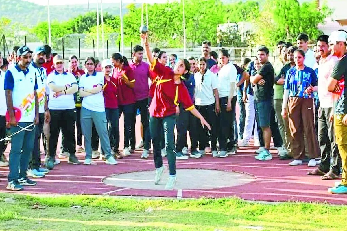 मैदान में दिखा खाकी का जोश,तीन दिवसीय खेल महाकुंभ शुरू