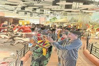 बंदूक छोड़ शांति की राह, पुनर्वास केंद्र बीजापुर से नवा रायपुर पहुंचे पूर्व नक्सली, संग्रहालय का किया भ्रमण