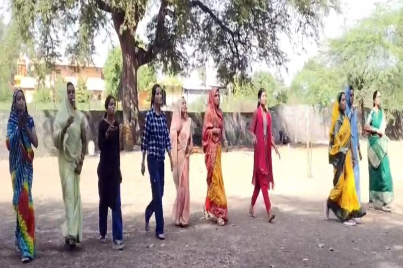 महिलाओं और बच्चों ने खेल प्रतियोगिताओं में दिखाया उत्साह