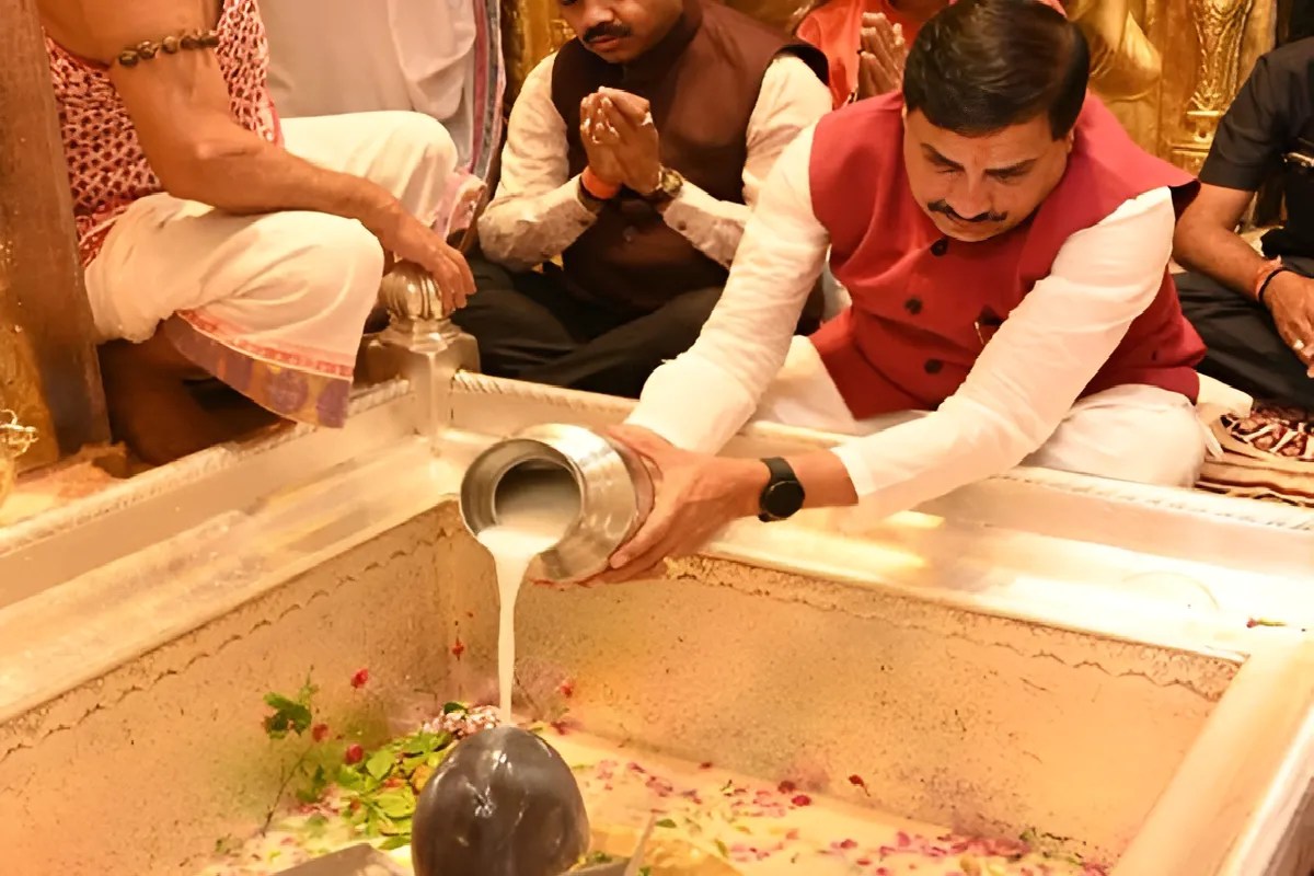 वाराणसी में सीएम मोहन यादव, दिव्य काशी कॉरिडोर में किया भ्रमण