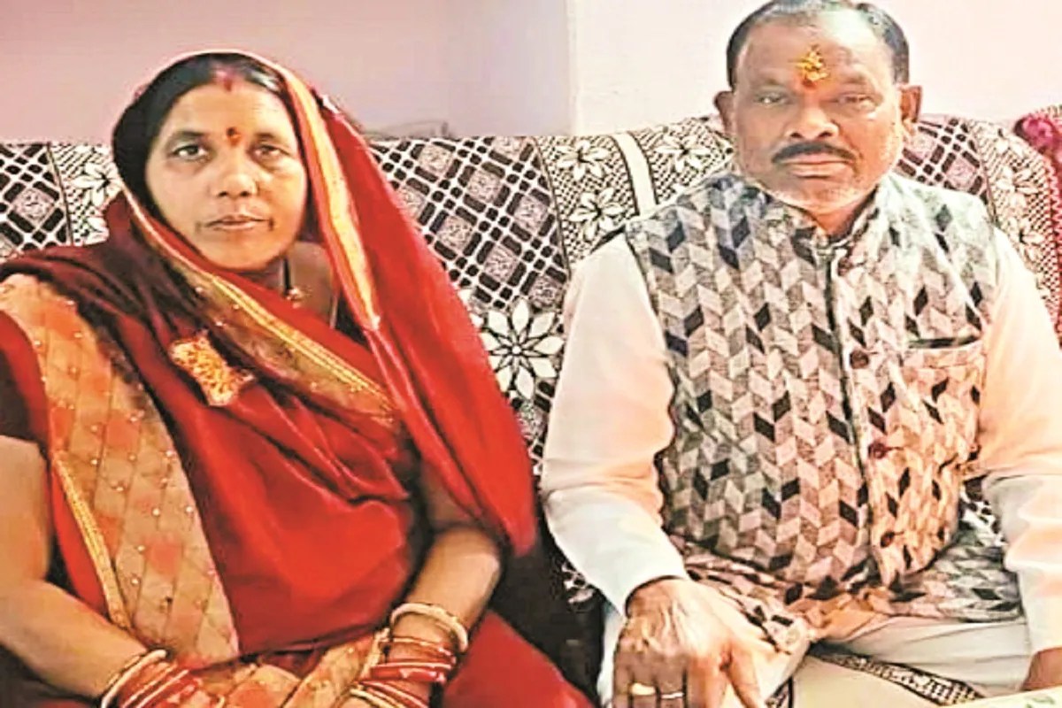 पति की मौत के 2 घंटे बाद पत्नी भी चल बसी, एक साथ जली दो चिताए, पूरे गांव में दौड़ी शोक की लहर