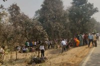 Head crushed with a stone body under the bike in sensational murder in singrauli mp news