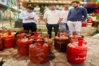Gas cylinder black marketing in Ratlam