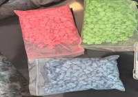 खास बात ये कि नशे की सामग्री कलर्ड टेबलेट शेप में बेची जा रही थी। इस तरह की सामग्री की सप्लाई बड़ी पार्टियों में होने से इसे पार्टी ड्रग नाम दिया गया है। पुलिस ने 489 ग्राम एमडीएमए जब्त करते हुए इंजीनियर को गिरफ्तार किया है।