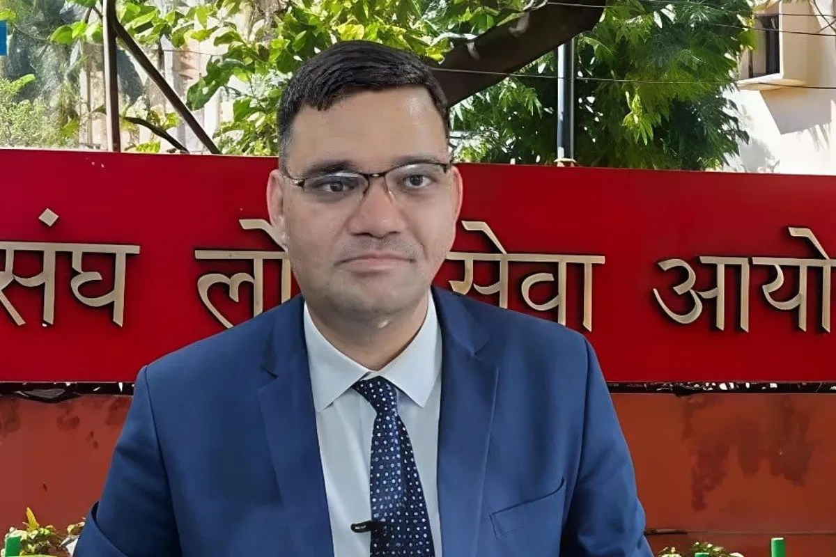 IAS रिंकू सिंह राही का इस्तीफा, सिस्टम पर गंभीर आरोप, बोले- काम करने का मौका नहीं मिला (फोटो सोर्स : भाषा WhatsApp News Group)