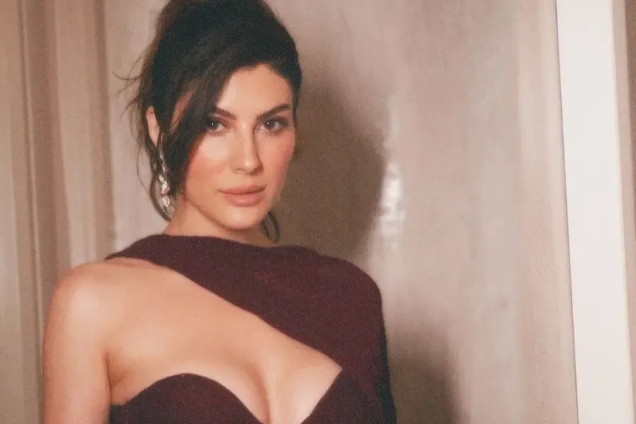 Elnaaz Norouzi Recalls Being Detained By Iran Morality Police