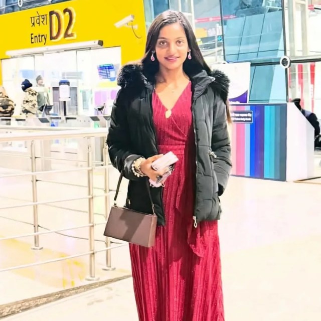 Monalisa honeymoon photos enjoying with Farman Khan