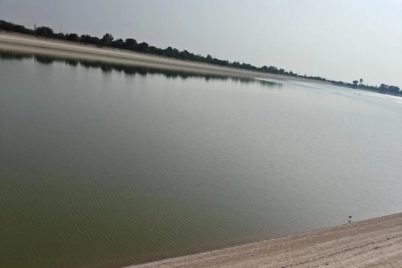 जलाशय में पानी