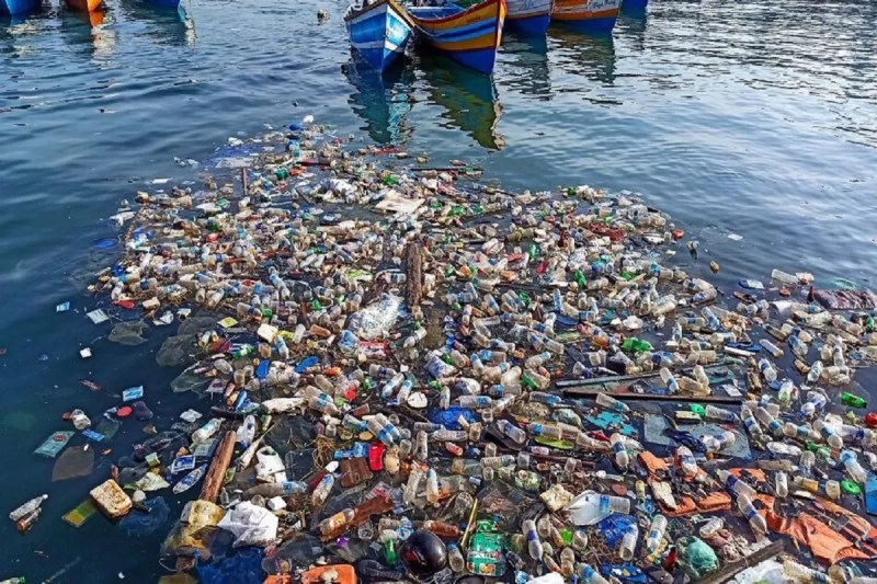 5 million kilos of plastic end up in Mumbai's Arabian Sea every year