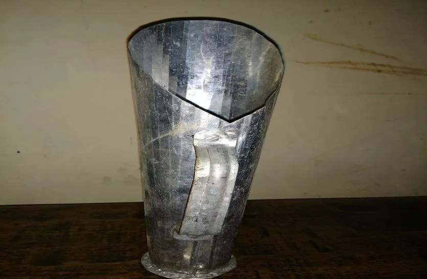 डोलची मार होली